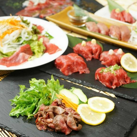 揚げ物オードブル、さらに「国産黒毛和牛の肉寿司」など人気のお料理を堪能できるコース！