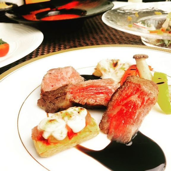 ランチ、ディナー供にコースをご注文できます