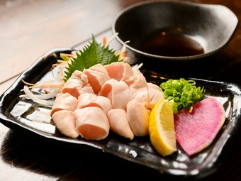 お酒のお供にぴったり！　『朝どれ生鶏ササミタタキ』