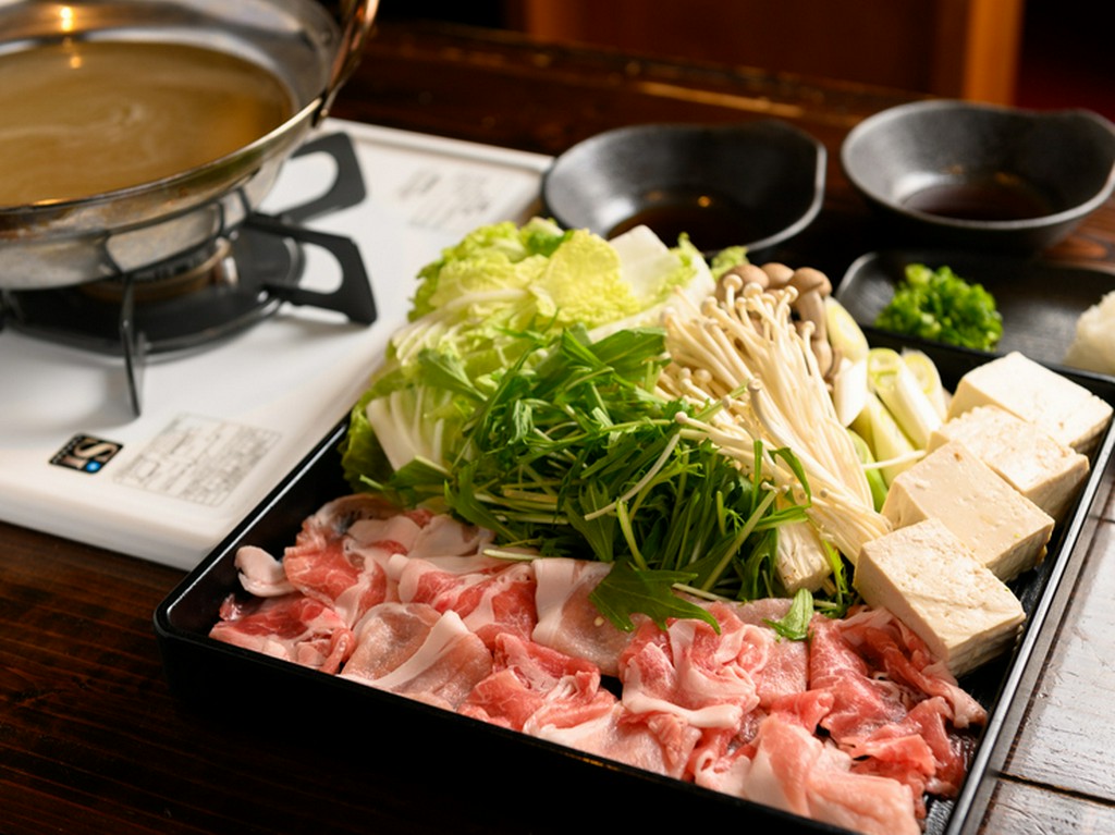 たっぷりの新鮮野菜といただく『国産豚しゃぶしゃぶ』