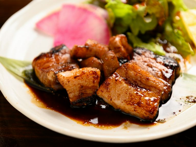 ジューシーな旨みが広がる『炭焼き焼き豚』