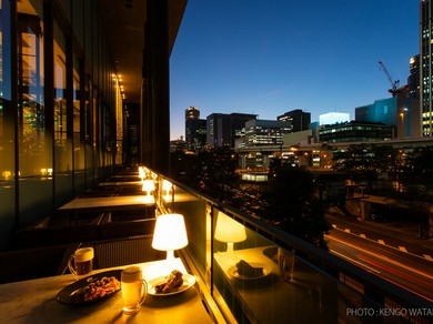 中之島リバーサイド、キタの夜景を望むビアホール