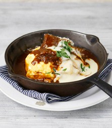 ふわとろオムライス　淡路玉ねぎの牛煮込みデミグラスソース