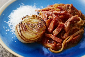 淡路玉ねぎとベーコンの島トリチャーナ　