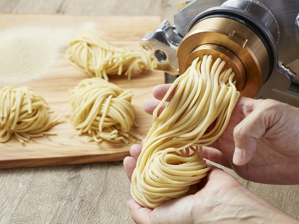 こだわりの店内製麺