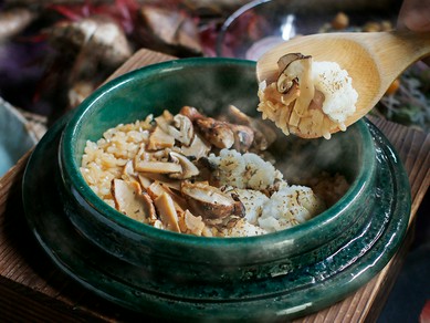 炊きたてのほっこり美味しい自慢の釜飯を召し上がれ！