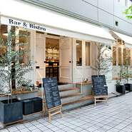 店内もテーブルを少し減らして営業しております◎