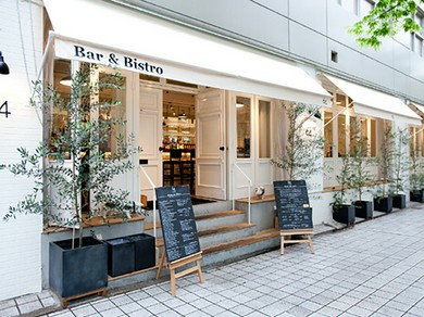 店内もゆったりとお席をご用意しております
