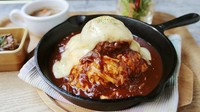 とろ～りチーズのハンバーグオムライス 淡路玉ねぎのデミグラスソース