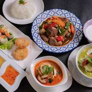 各国のレストランで腕を振るった、経験豊富な料理人が手掛ける本格派タイ料理。本場のハーブやスパイスを取り入れつつ、食材は「やんばる地鶏」をはじめ良質な国産品を使用。安心・安全に本格派を楽しめます。