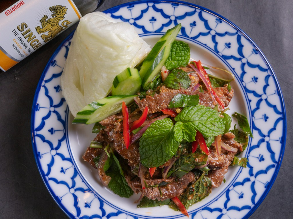 鮮やかな料理が彩る、ふたりの特別な時間