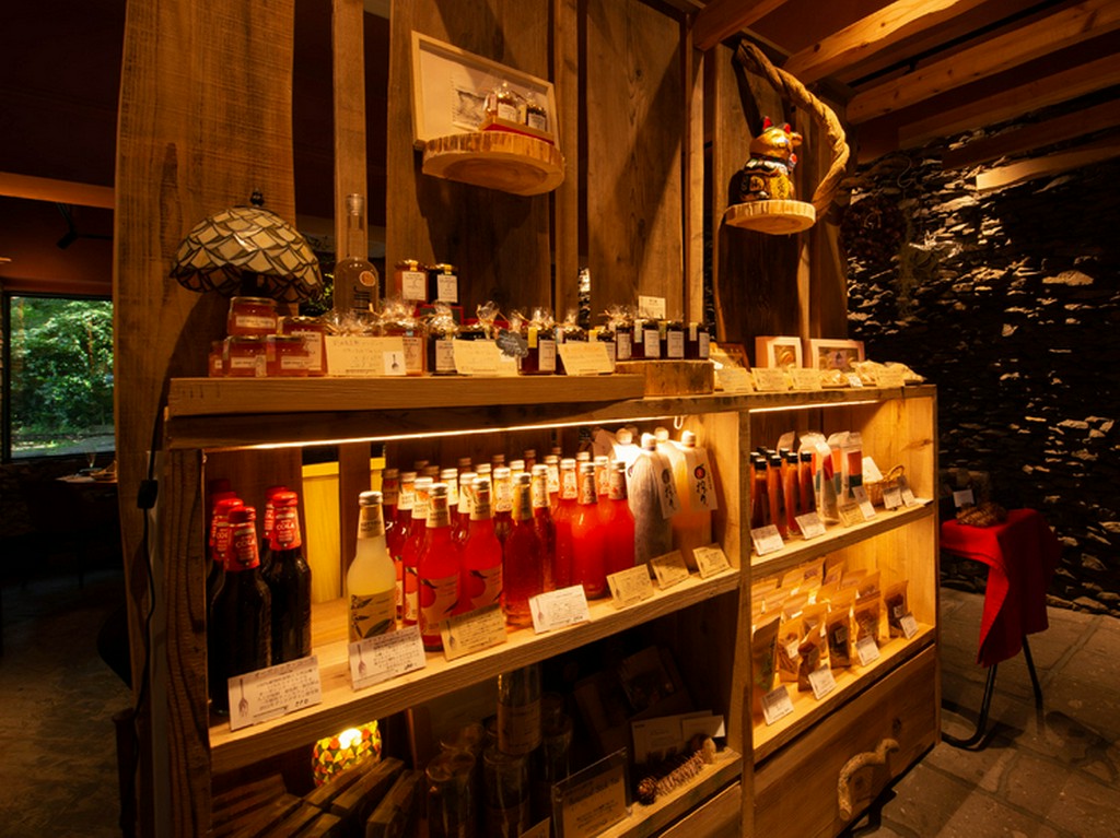 料理に合わせても、お土産にも。美味しく飲み頃のワインの数々