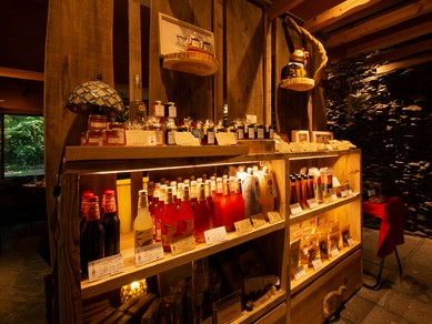 料理に合わせても、お土産にも。美味しく飲み頃のワインの数々