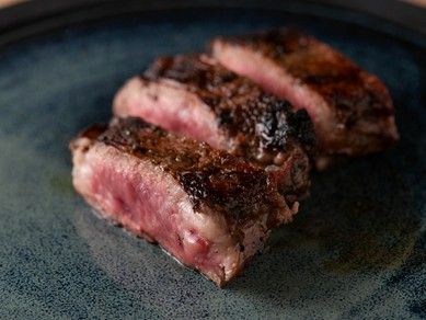 “これまで以上のあか牛ステーキ”。宮本シェフ渾身の逸品『東海大　　阿蘇のあか牛ビステッカ』