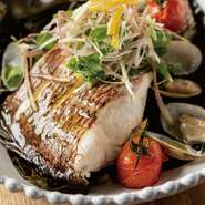 話題の人気店『頂鯛』がルクアにオープン！食事をお楽しみ頂く事にこだわり抜いた唯一無二の居酒屋です。美味しさはもちろん、面白さ＆楽しさを追求したお料理と飲み物は、
感動と思い出をお約束します♪