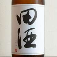 産地：青森県
原料米：華吹雪
タイプ：バランスの良さ、軽快なキレ、旨味と三拍子揃った人気のお酒です。