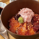 五色丼 / 鯛出汁 / 小鉢２種 / お漬物