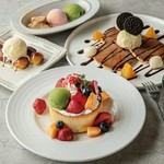 スイーツは全６種770円からご用意しております。
84席のゆったり空間でゆるめの昼下がりをお過ごしくださいませ。