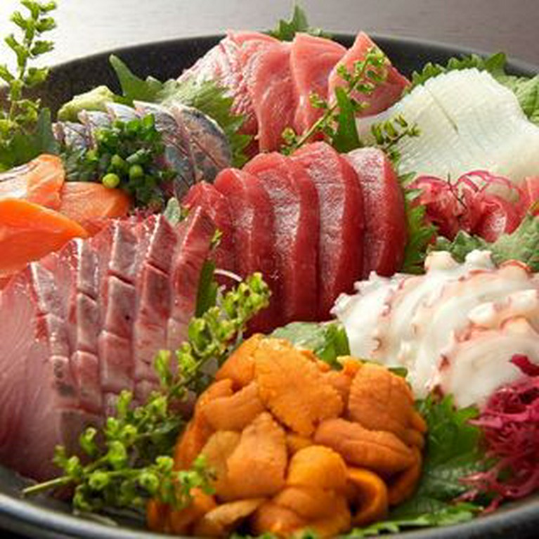 一口頬張れば舌の上で跳ねそうなほど粋のいいお魚をぜひ