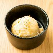 口当たりの良いポテトの風味を活かしたポテトサラダ。ワインと合わせてもおいしくいただけます。