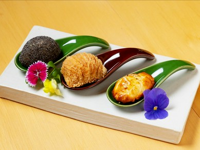 熟練の技が光るハイセンスな点心を堪能『本日の点心三種盛り』