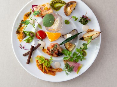 季節の田園風景が一皿に。収穫の喜びが集う『日替わり前菜』