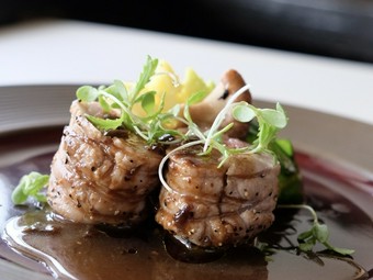 全6品のランチコース
メインのお肉料理はりんどうポークヒレ肉のグリル
デザートは湖鏡特製ティラミス