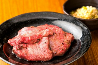 一頭からわずかしか取れない希少部位『上タン塩』