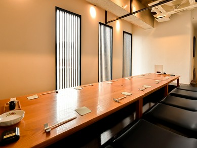 プライベート空間で食事を楽しめる個室も完備