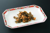 柔らかい唐辛子だけを選び、こうじ味噌に漬込みました。
ピリッとした辛い味は牛たん料理にぴったりです。