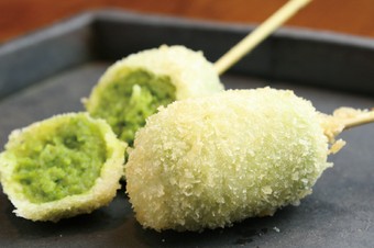 えんどう豆の串揚げ（お豆のコロッケ）