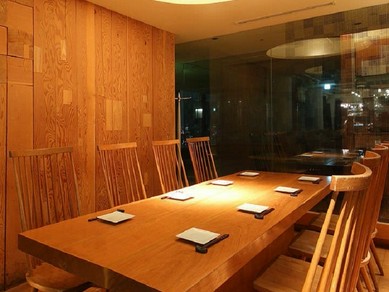 新橋 汐留で個室のあるお店 ステーキ ヒトサラ