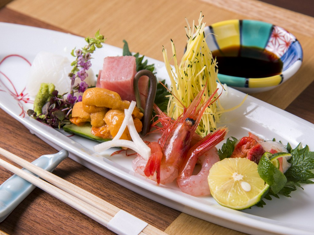 全国各地から選りすぐられた、珠玉の魚介の数々が一皿に。『刺身盛り合わせ』