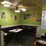 ソファ席にて快適な食事の時間をお楽しみください。