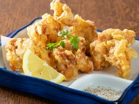 冷めてもジューシーなうえ、カリッと食感がおいしい『若鶏の唐揚げ』