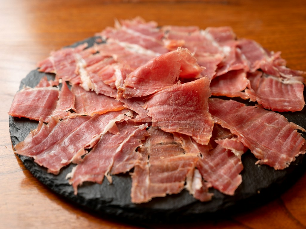 ワインと共に楽しみたい『生ハム切り落とし』