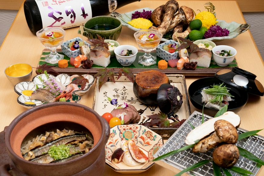 四季折々の素材が生み出す滋味深い味わいを堪能『ディナー　おまかせコース』