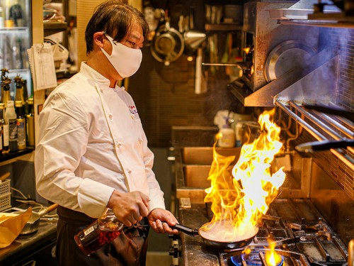ホテルレストラン出身の料理人