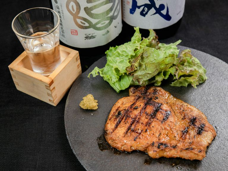 脂の旨み際立つ『浅倉ポークのみそ焼き』