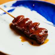 臭みがほとんどないレバー
滑らかな舌触りで、赤ワインのピノタージュと相性バツグン