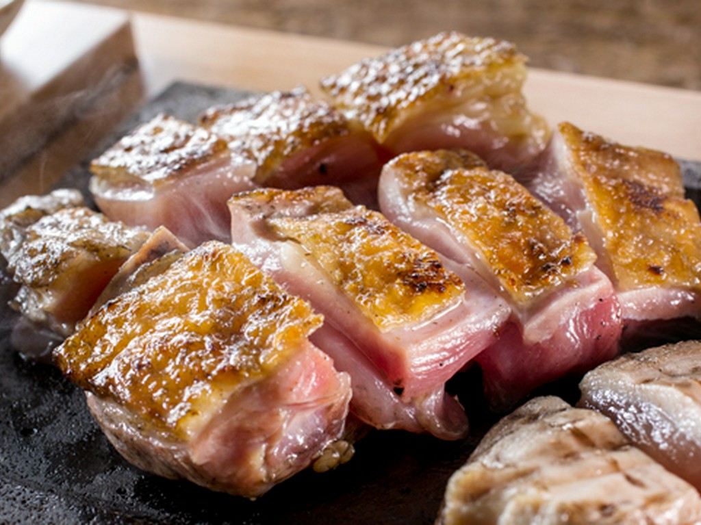 名物！地鶏の炭火焼