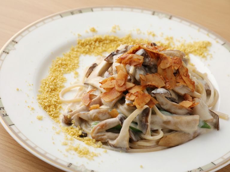 コクがあって濃厚『ベジ生ハムとキノコのヴィーガンクリームパスタ』