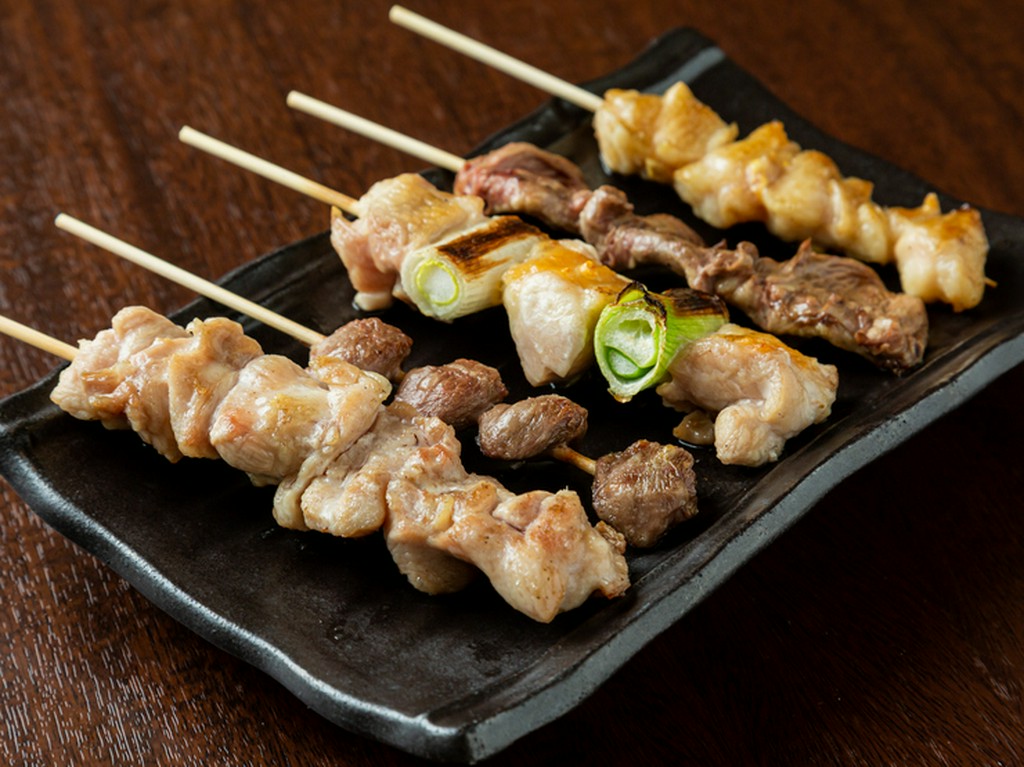 人気の串をまとめて満喫『朝引き鶏　焼とり　五本盛合わせ』