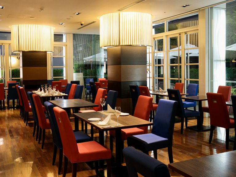 お仕事仲間や親しいご友人とのご宴会にも。