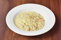 （ランチセット付）
鶏の出汁とクリームで炊き上げた濃厚なリゾットです。