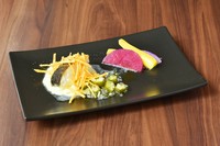 （ランチセット付）
ローストしたタラをジャガイモのピューレとオクラのソースで召し上がりください。
