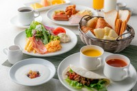 （パン）自家製フォカッチャ、トルティーヤなど6種類以上
（温製料理）煮込み料理（カチャトーラなど）、三浦野菜セイロ蒸しなど8種類
（冷製料理）・三浦野菜のリーフサラダピクルスなどトッピングを含め12種類以上