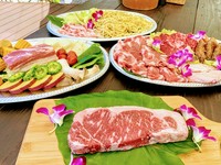 国産牛ステーキ・アグー豚✖2種・鶏肉・ウインナー・エビ・ホタテ・野菜4種・焼きおにぎり・沖縄焼きそば
飲み放題プラン1800円（1.5H）、2300円（2H）
※ドリンク持ち込みBBQお一人様600円でOK！