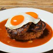 おすすめ　ワイキキ本店のこちらのロコモコですが111-HAWAII AWARDハワイフード・ロコモコ部門3年連続1位を獲得し、殿堂入りを果たしたロコモコです!!ボリューム満点のロコモコ絵を是非堪能してみて下さい!!