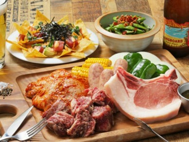 牛・豚・鶏のBBQメイン食材を使用した仲間達で楽しめるプレミアムBBQプラン！